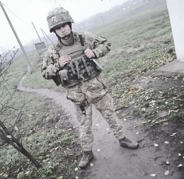  24420828  Dima, 23 ,    