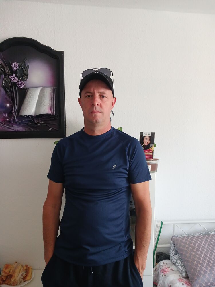  44278708  Marseli, 44 ,    