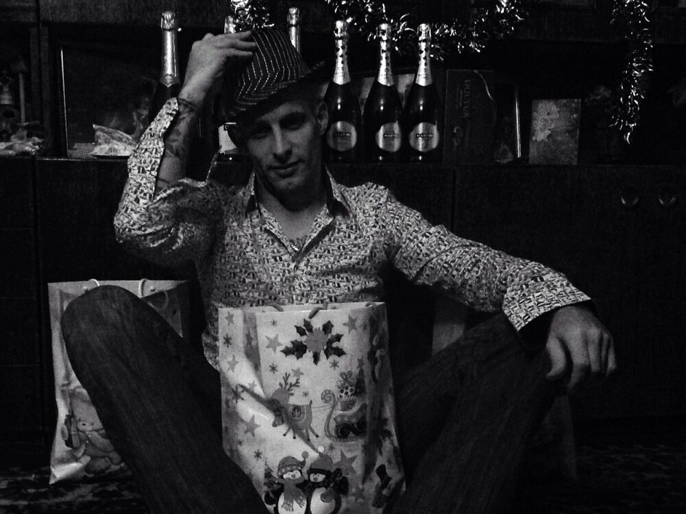  4074328  Andreo, 37 ,    