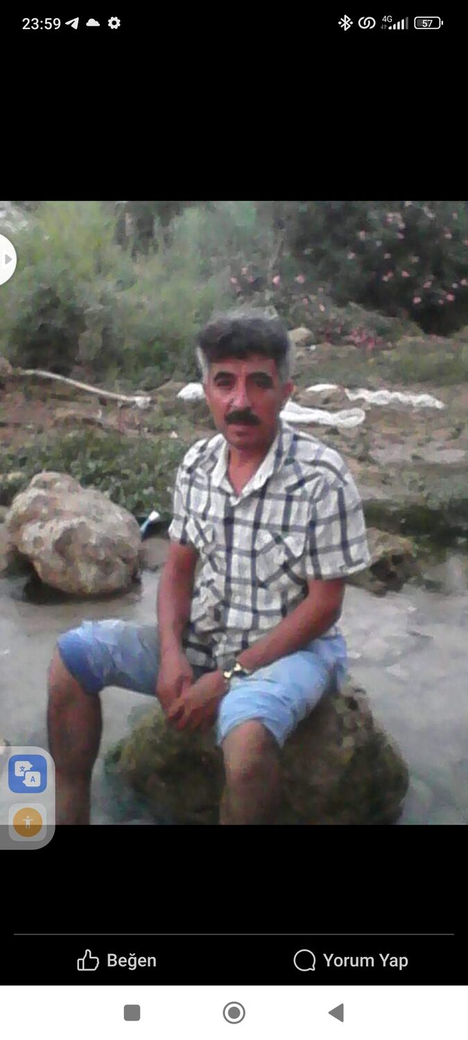  42288968  Kadir, 49 ,    