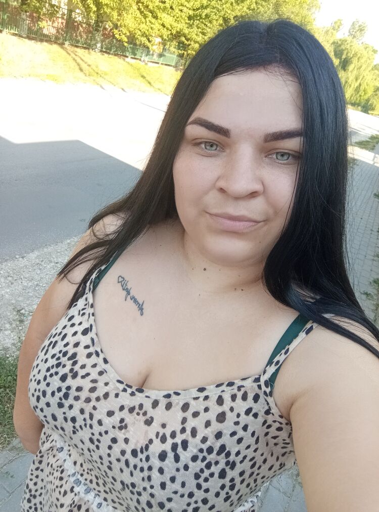 52872638  Iuliana, 27 ,    