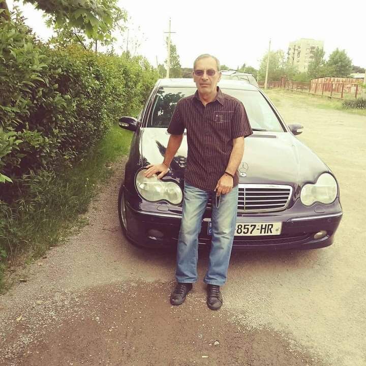  38263578  Nik, 61 ,    