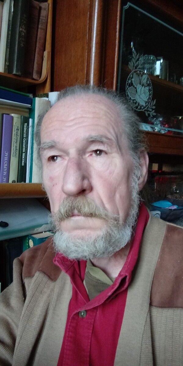  ,   Eduardas, 85 ,   ,   , c 