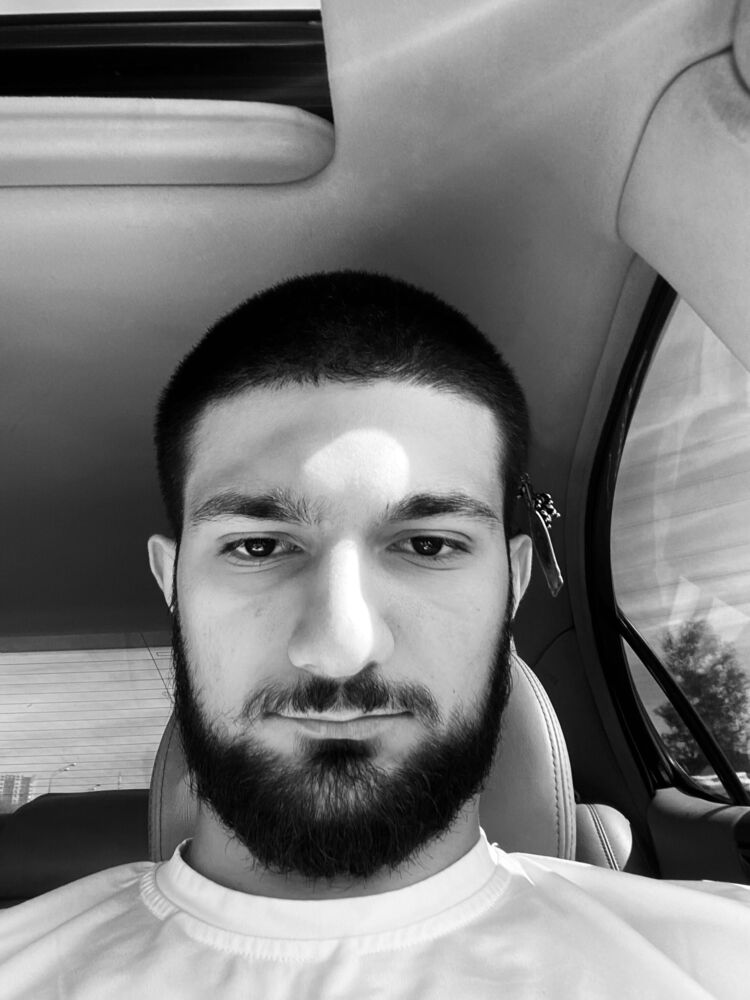  43270988  Armen, 22 ,    