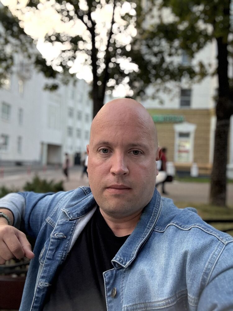  53961238  Alexander, 40 ,    