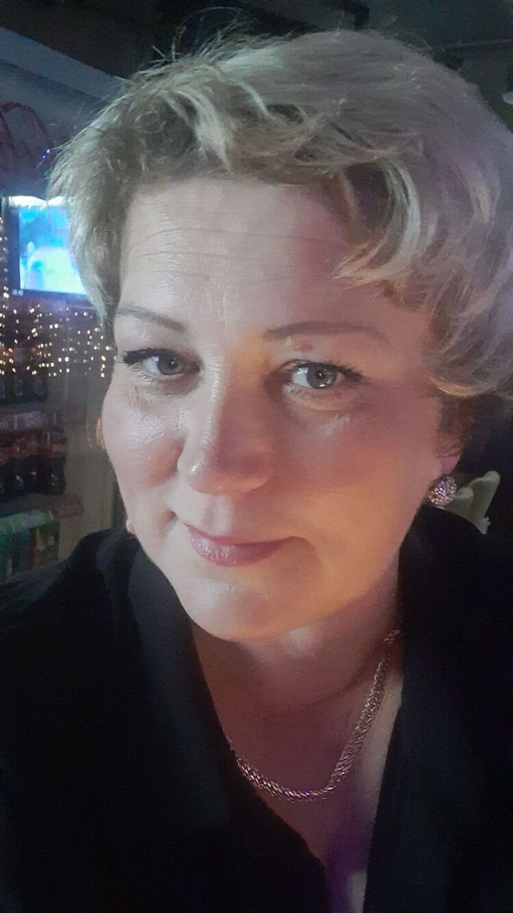 ,   Alka, 47 ,   ,   