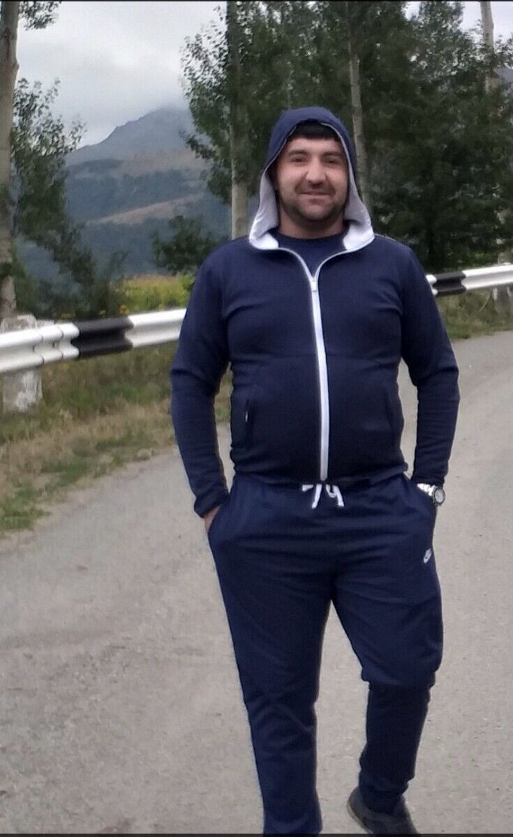  ,   Artur, 35 ,   ,   , c 