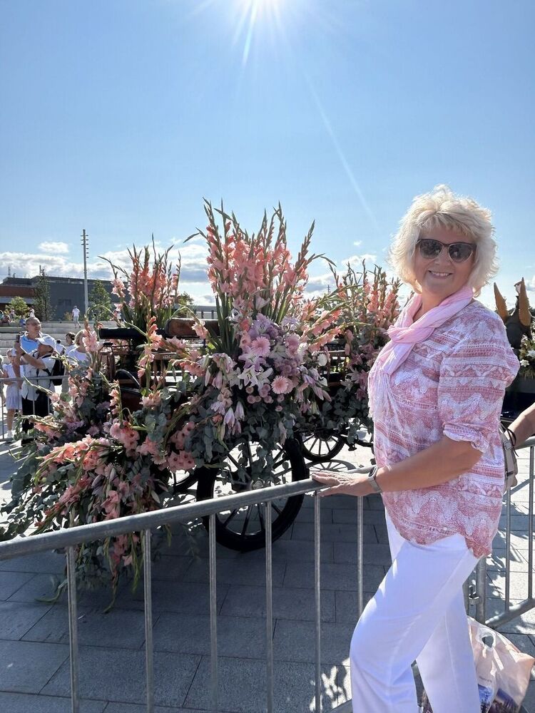  -,   Svetlana, 59 ,   ,   