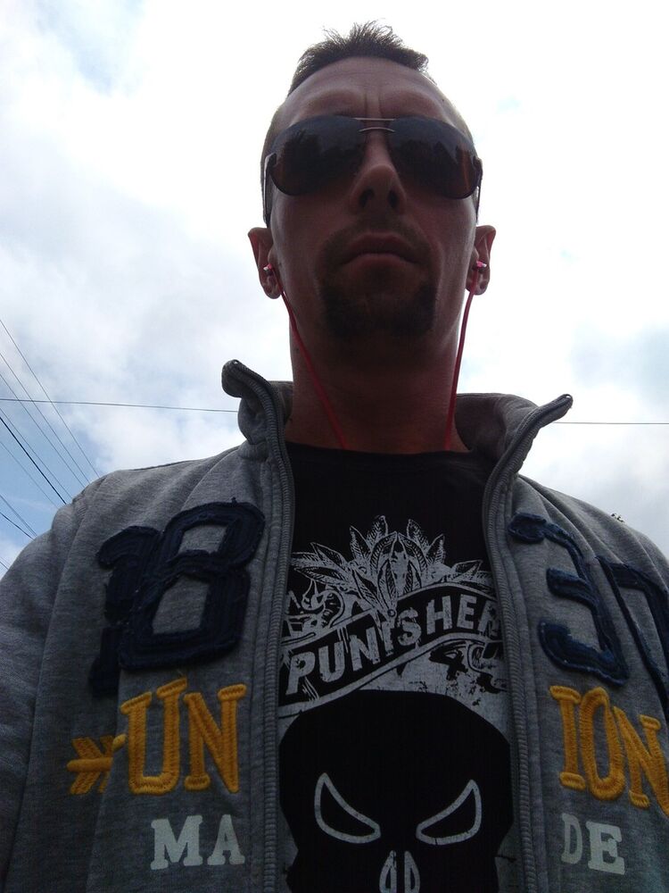 ,   Artem, 36 ,   