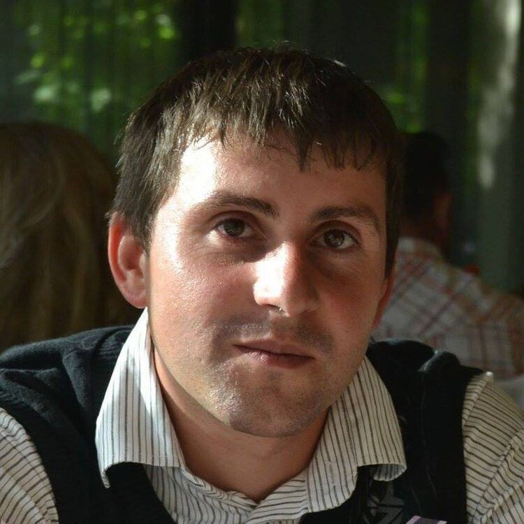  25344648  Pavel, 44 ,    