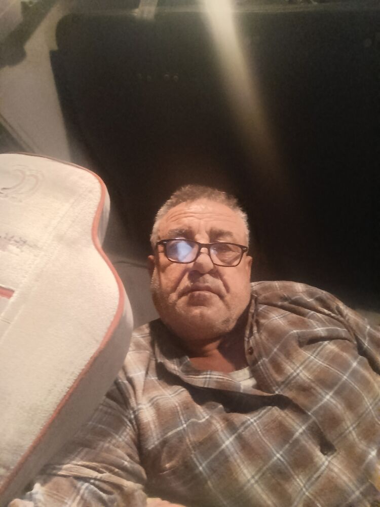  48731828  Ahmet, 56 ,    Cookham
