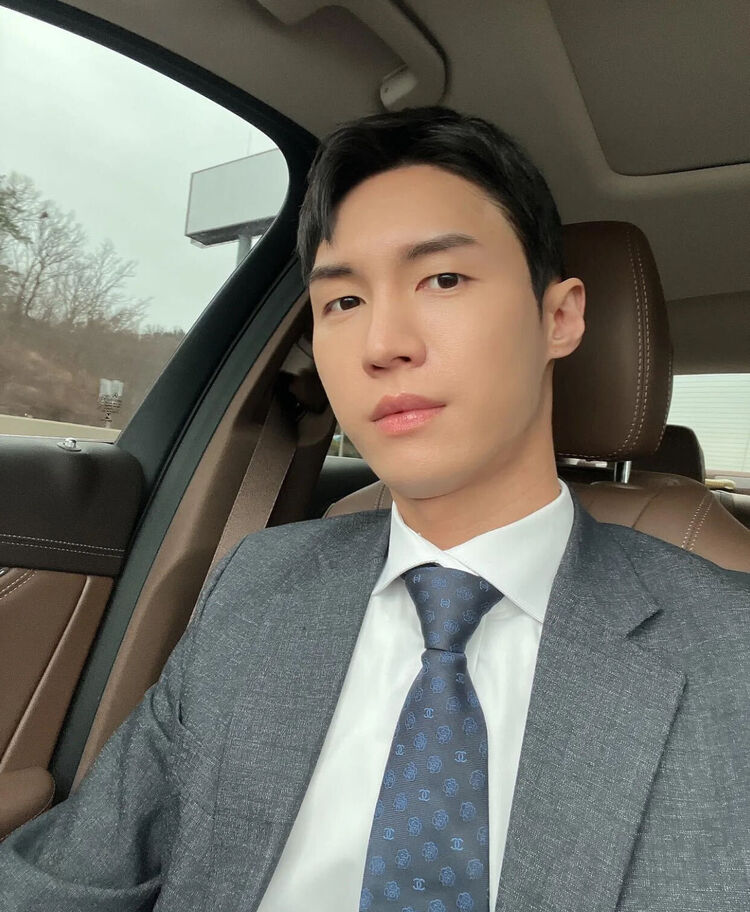  ,   Joon, 40 ,     , c 