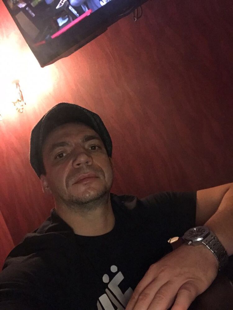  --,   , 42 ,     , c 