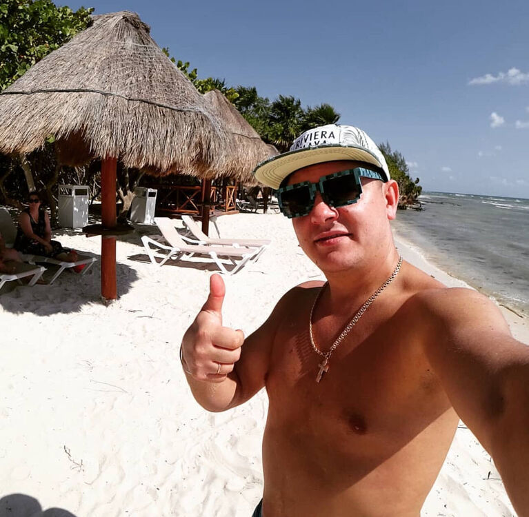 ���������� ������, ���� ������� CanisMajoris, 40 ���, ������������ ��� ������, ����� � ���������, c�������� ���������, ���������