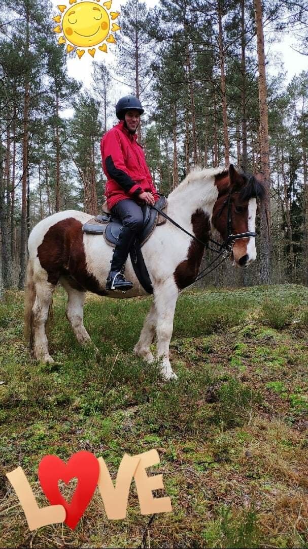  18686858  Leonid, 31 ,    