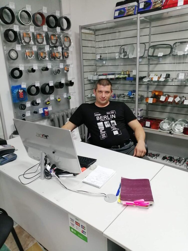  ,   Sergei, 43 ,   ,   , c 