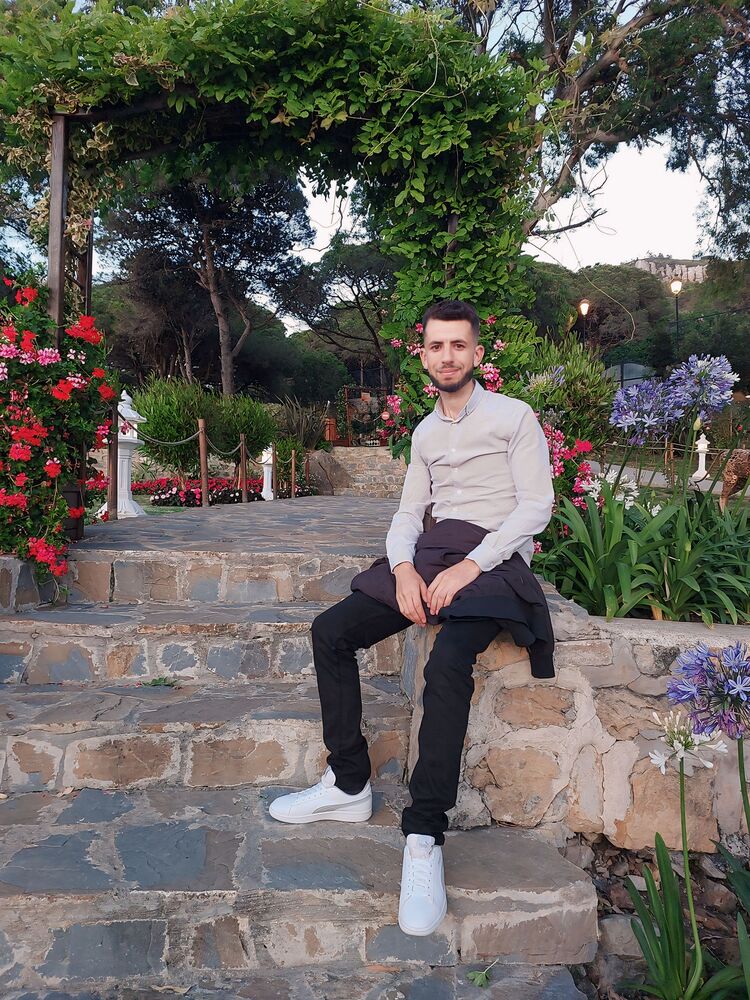  ,   Zakaria, 29 ,   ,   , c 