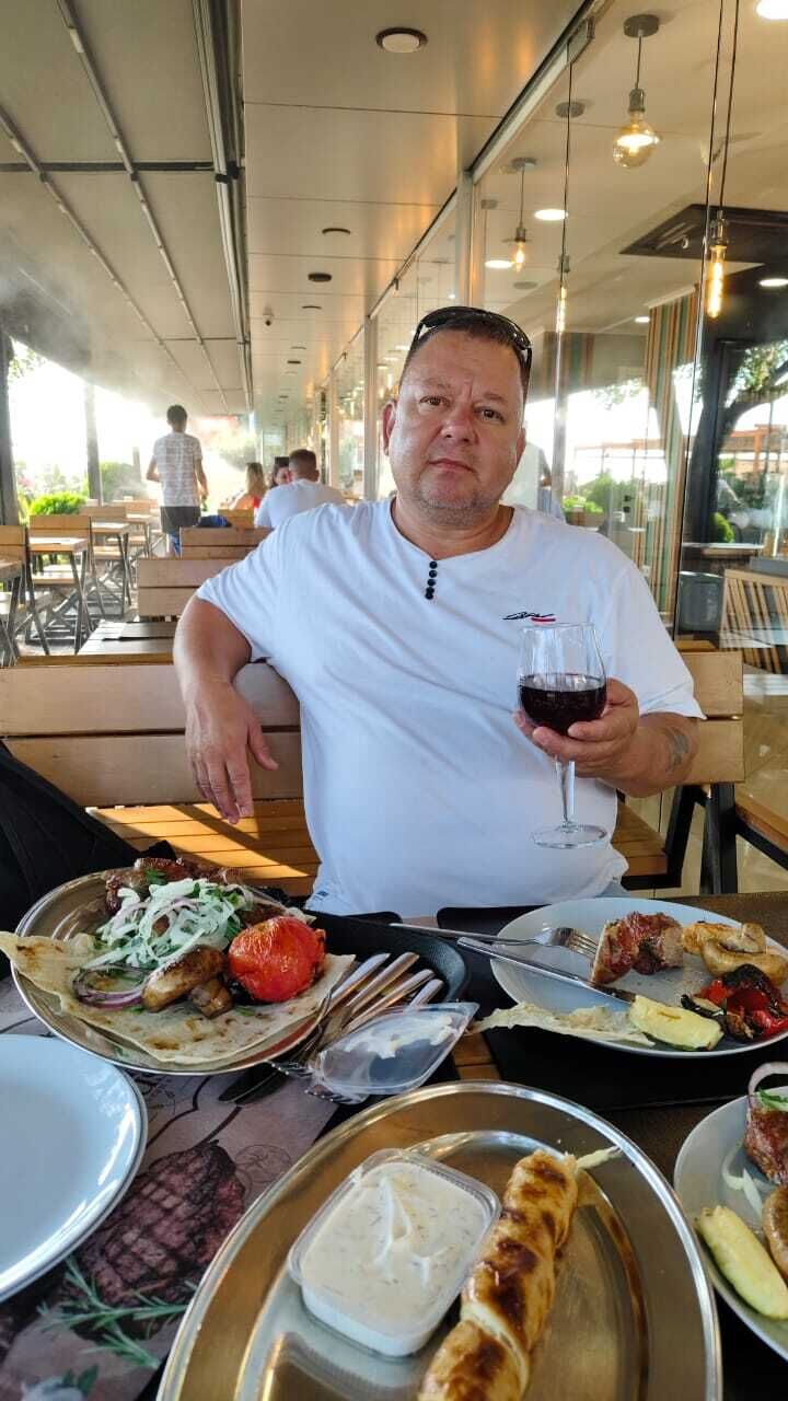  46265108  Sergei, 48 ,    