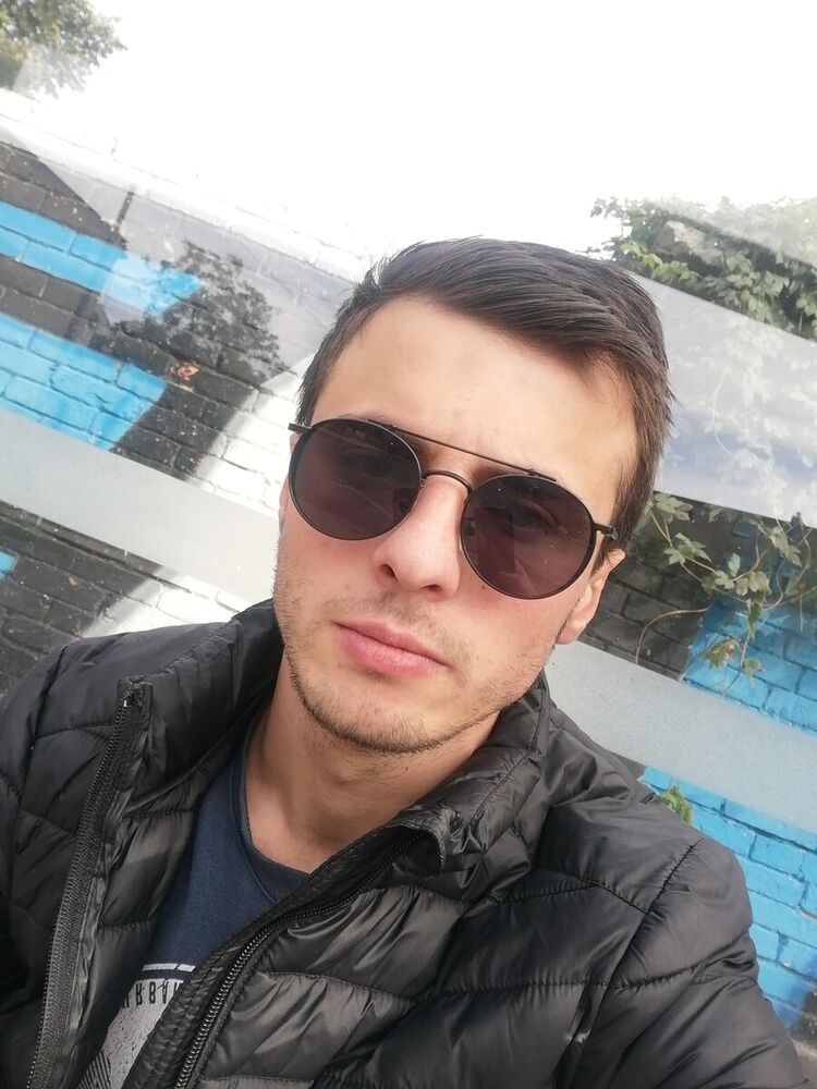  21389668  Giga, 30 ,    