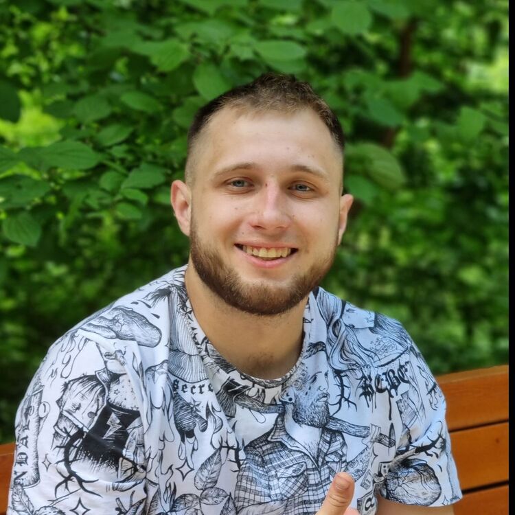  37017758  , 31 ,    