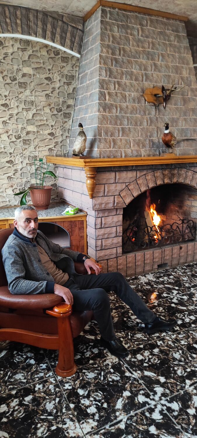  42388758  Gevor, 41 ,    
