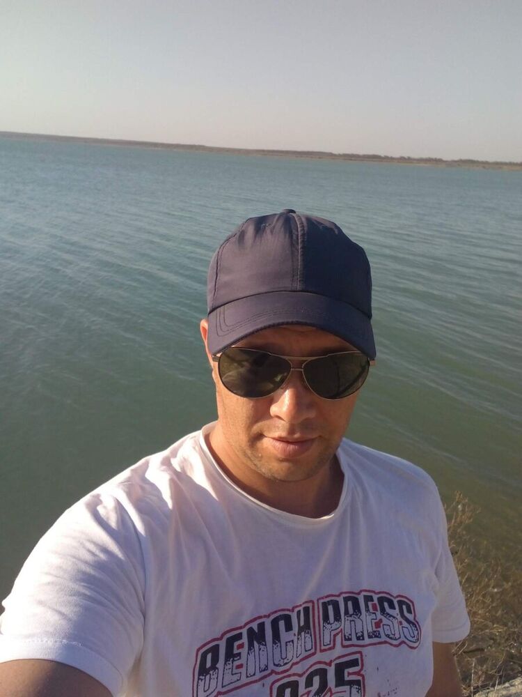  ,   Denis, 46 ,   ,   , c , 
