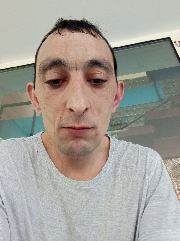  52170448  , 37 ,    