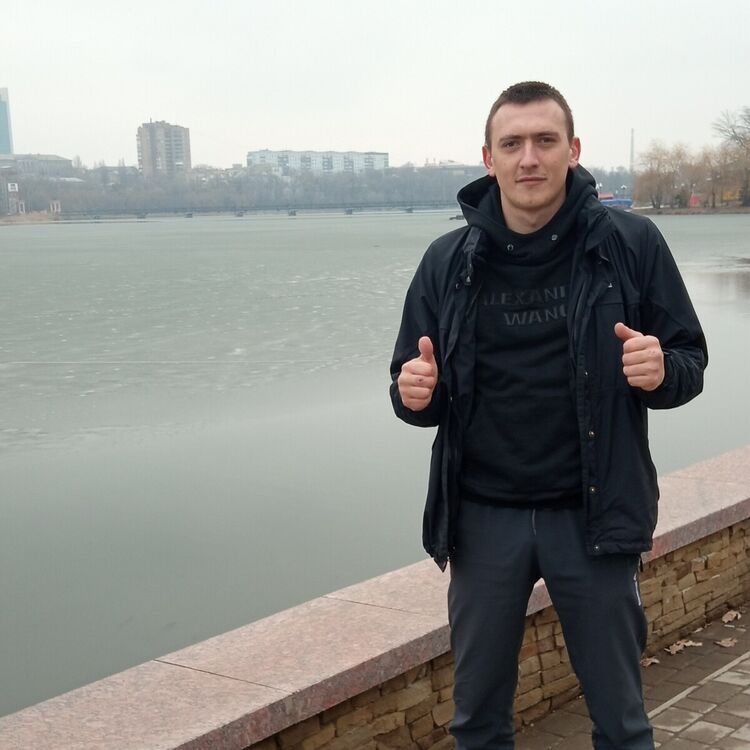  22505848  Vlad, 34 ,    