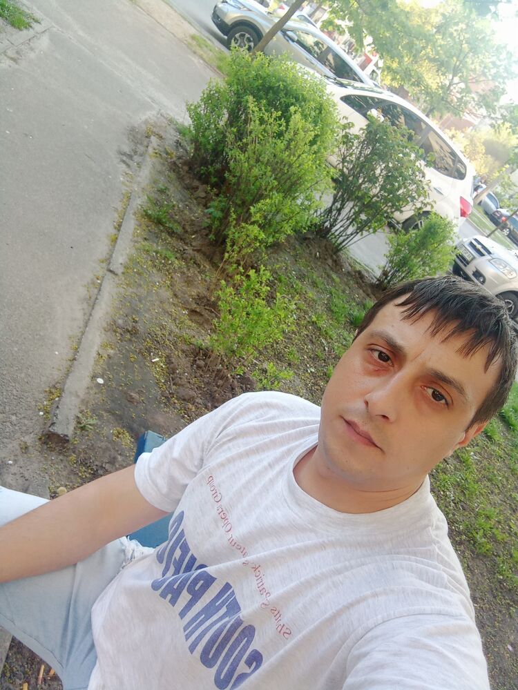  22884008  , 37 ,    