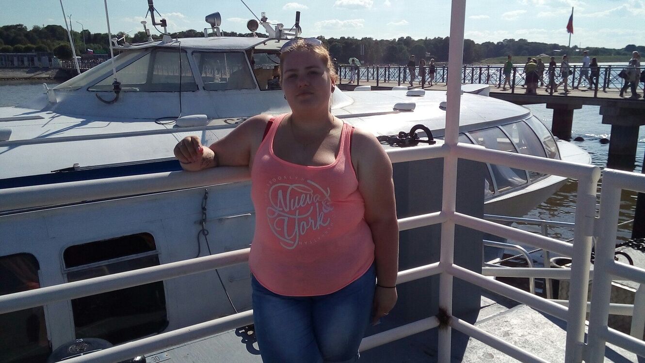  ,   Marina, 27 ,   c 