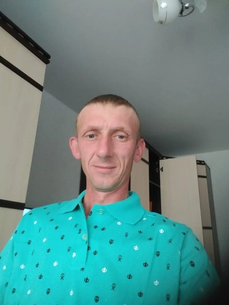  46899528  , 37 ,    