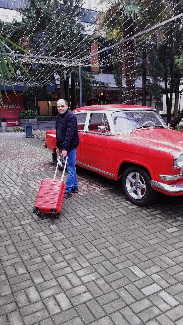  ,   Denis, 43 ,   ,   , c 