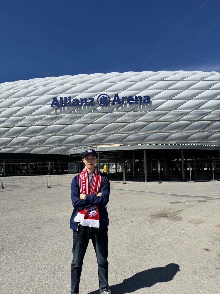  54647678  Muhamed, 27 ,    