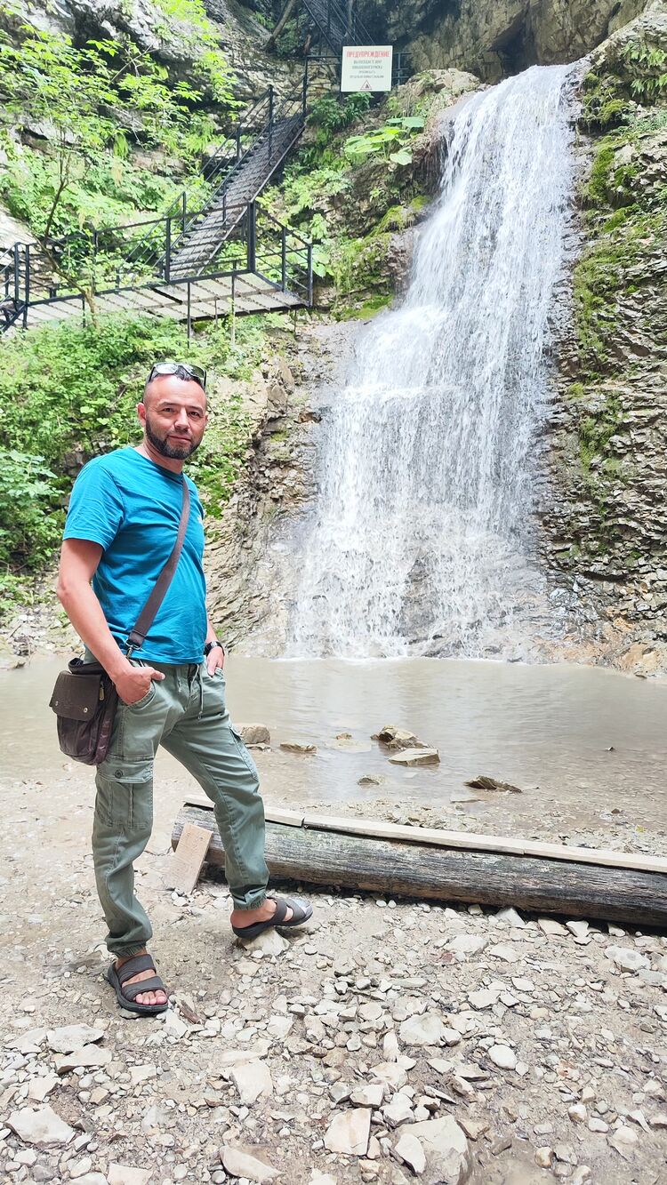  ,   Ruslan, 40 ,   ,   , c , 