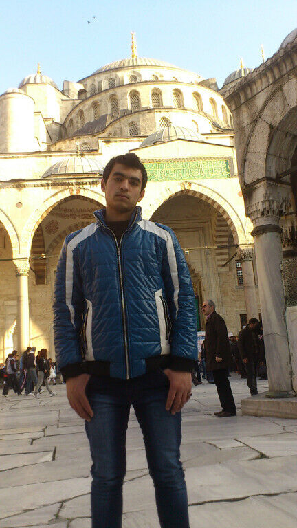  39510858  Bobir, 37 ,    