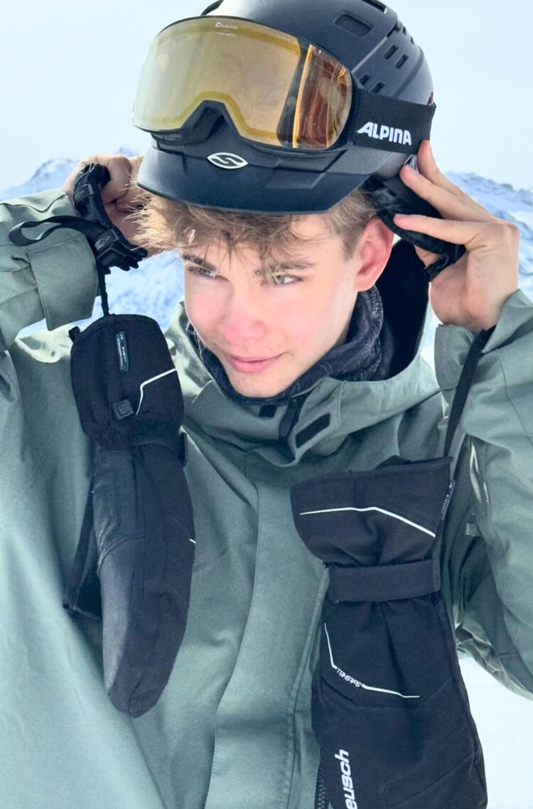 ���� 51320208 ����� �����, 23 ����, ���� ���������� � ������