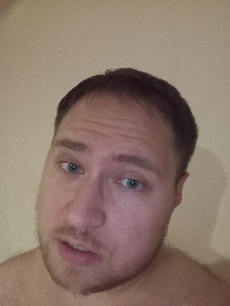  45160558  Andr, 32 ,    