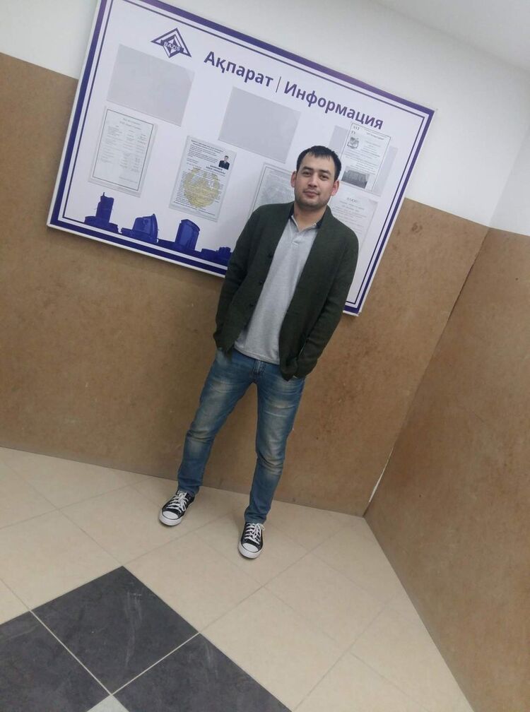  13628328  Ilya, 33 ,    