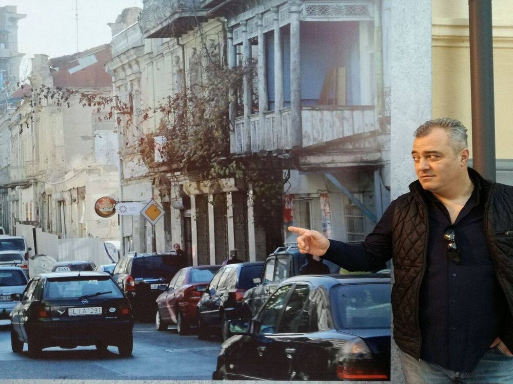  20704298  Zaza, 54 ,    