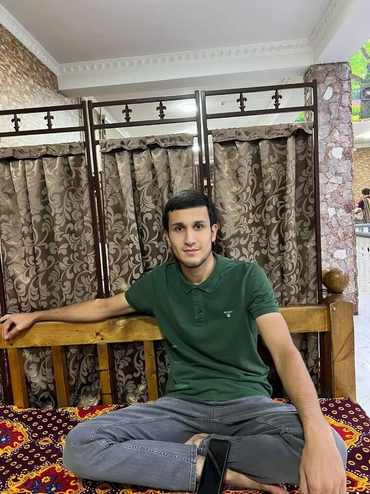  ,   Bekhruz, 28 ,  