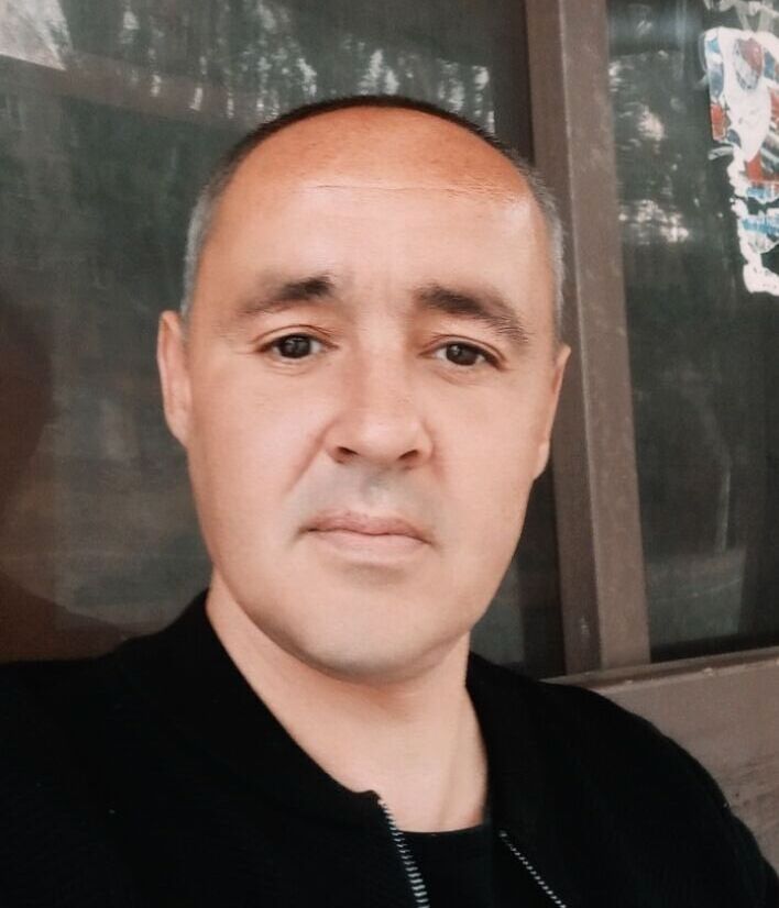  ,   Artem, 42 ,   ,   , c 