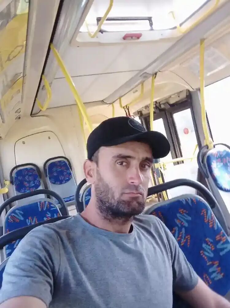  28746278  Kurbon, 34 ,    