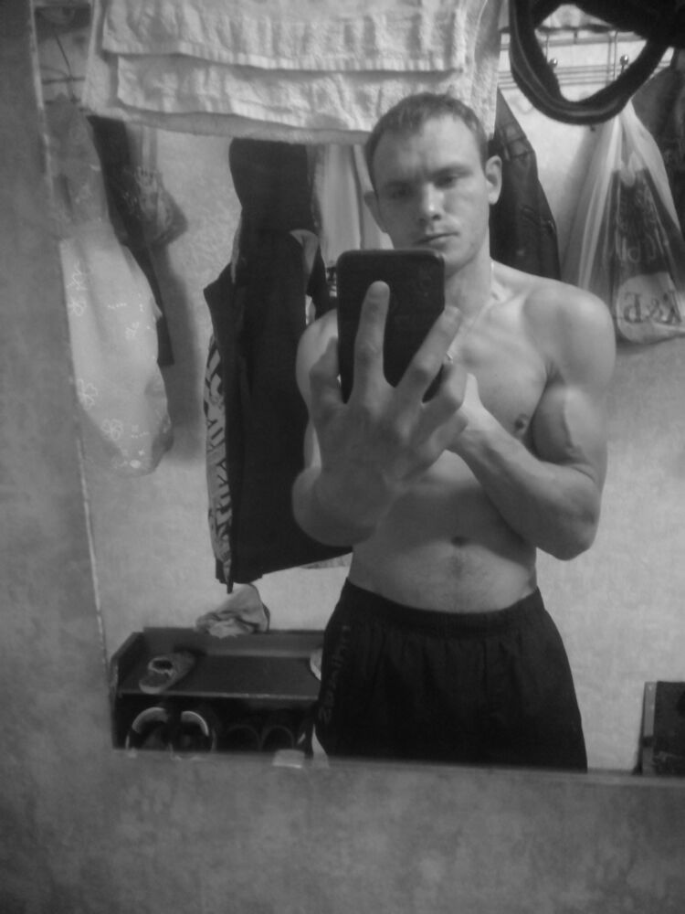  ,   Sergey, 28 ,     