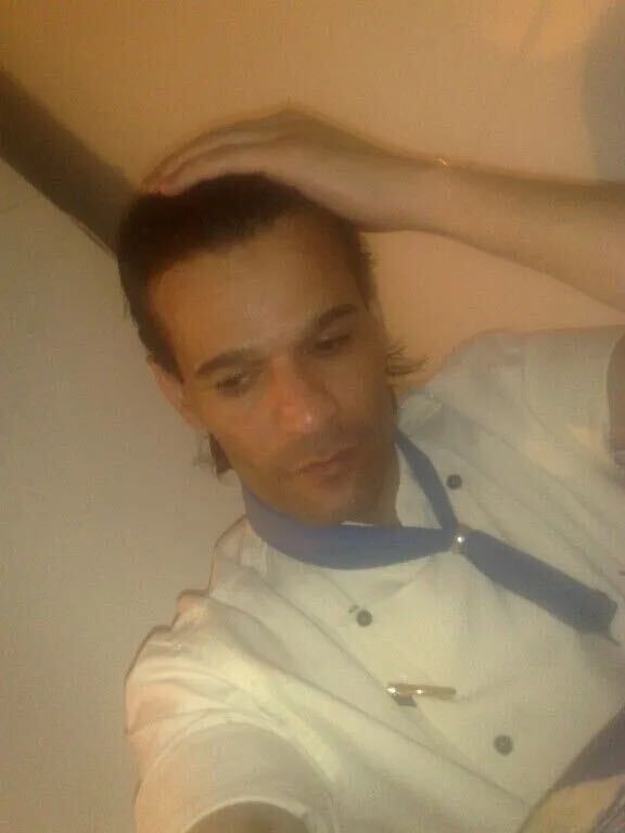  54597558  Samy, 49 ,    