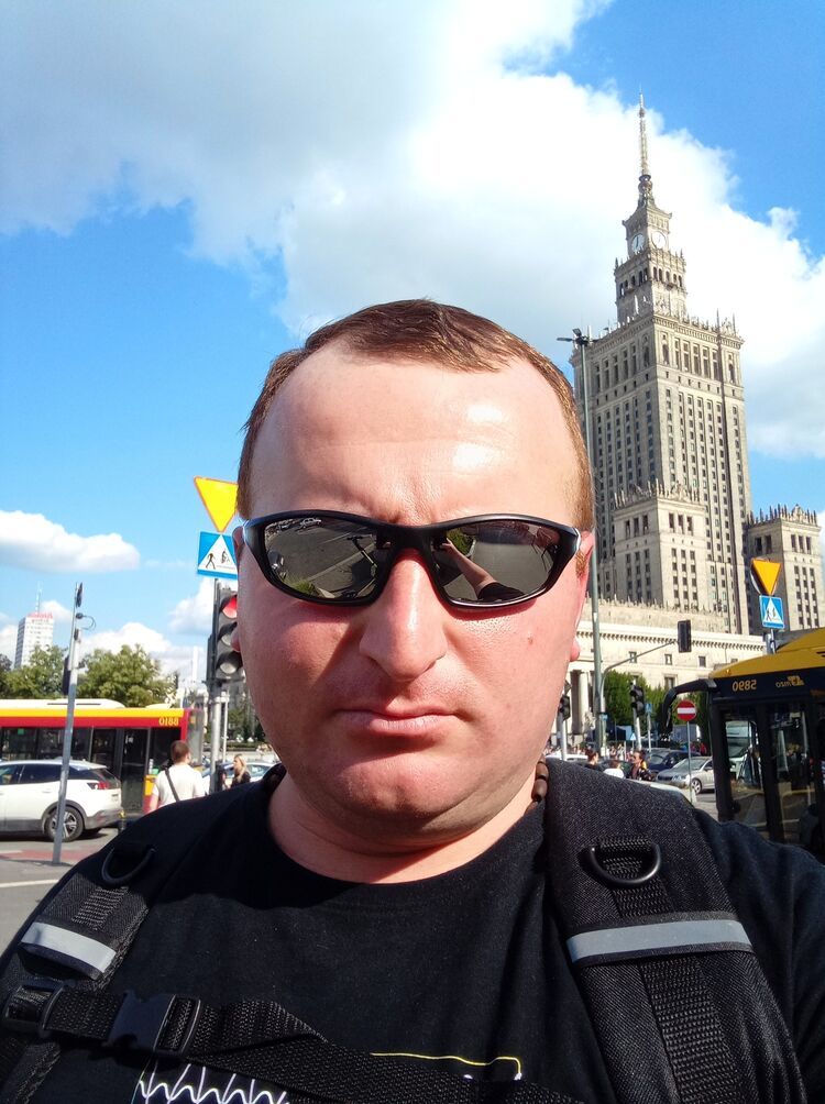  42951198  Zviad, 35 ,    