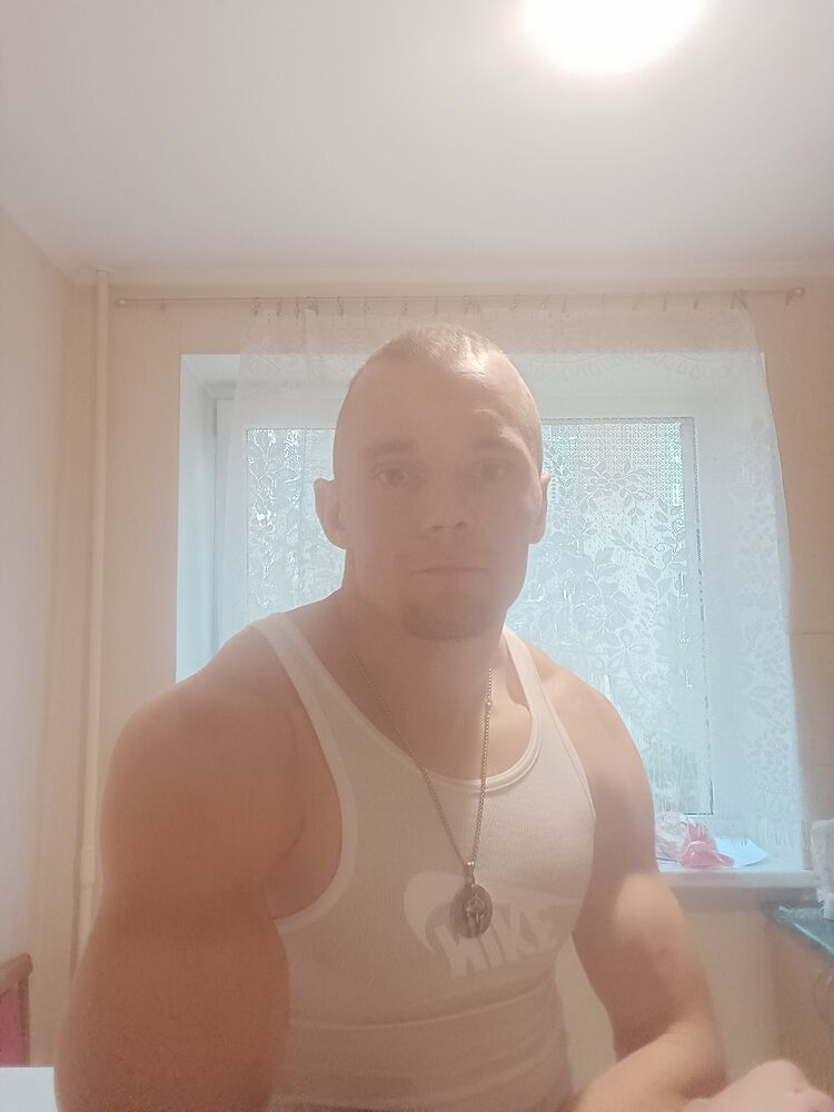  47307218  Aleksej, 31 ,    