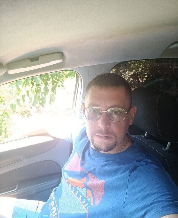  41398418  Oleg, 39 ,    