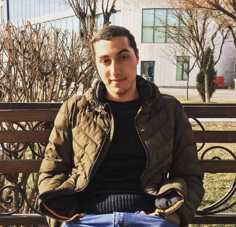  ,   Artur, 24 ,   ,   