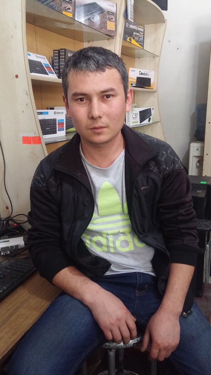  8232258  Oybek, 40 ,    