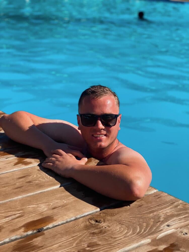  37273248  , 36 ,    -